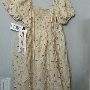 Celebrity Pink Cream Floral Midi Dress